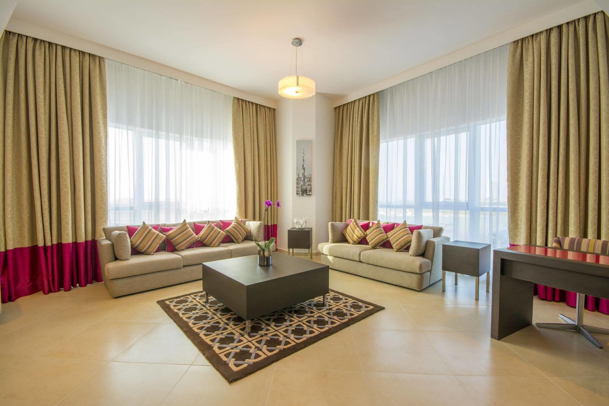 อพาร์ตโฮเต็ล อดาจิโอ พรีเมี่ยม ดูไบ อัล บาร์ชา Aparthotel ภายนอก รูปภาพ