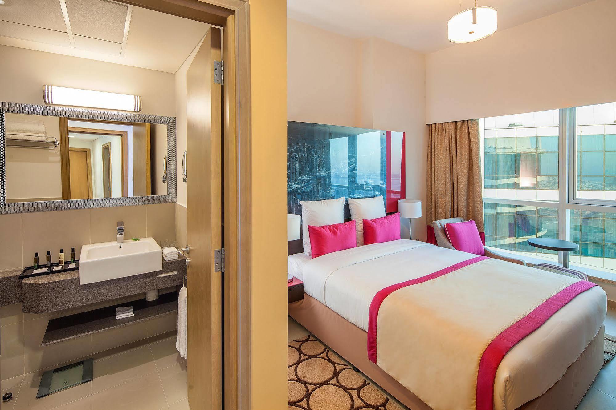 อพาร์ตโฮเต็ล อดาจิโอ พรีเมี่ยม ดูไบ อัล บาร์ชา Aparthotel ภายนอก รูปภาพ